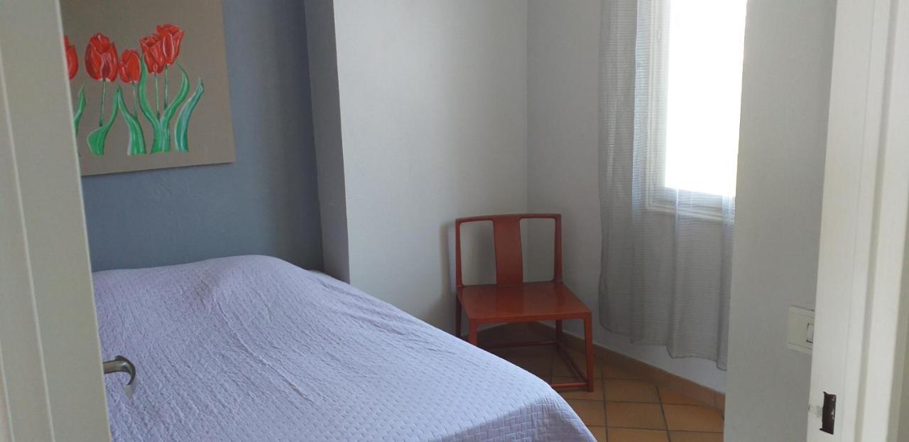 Sur Le Quai De Port Frejus Apartment Exterior photo